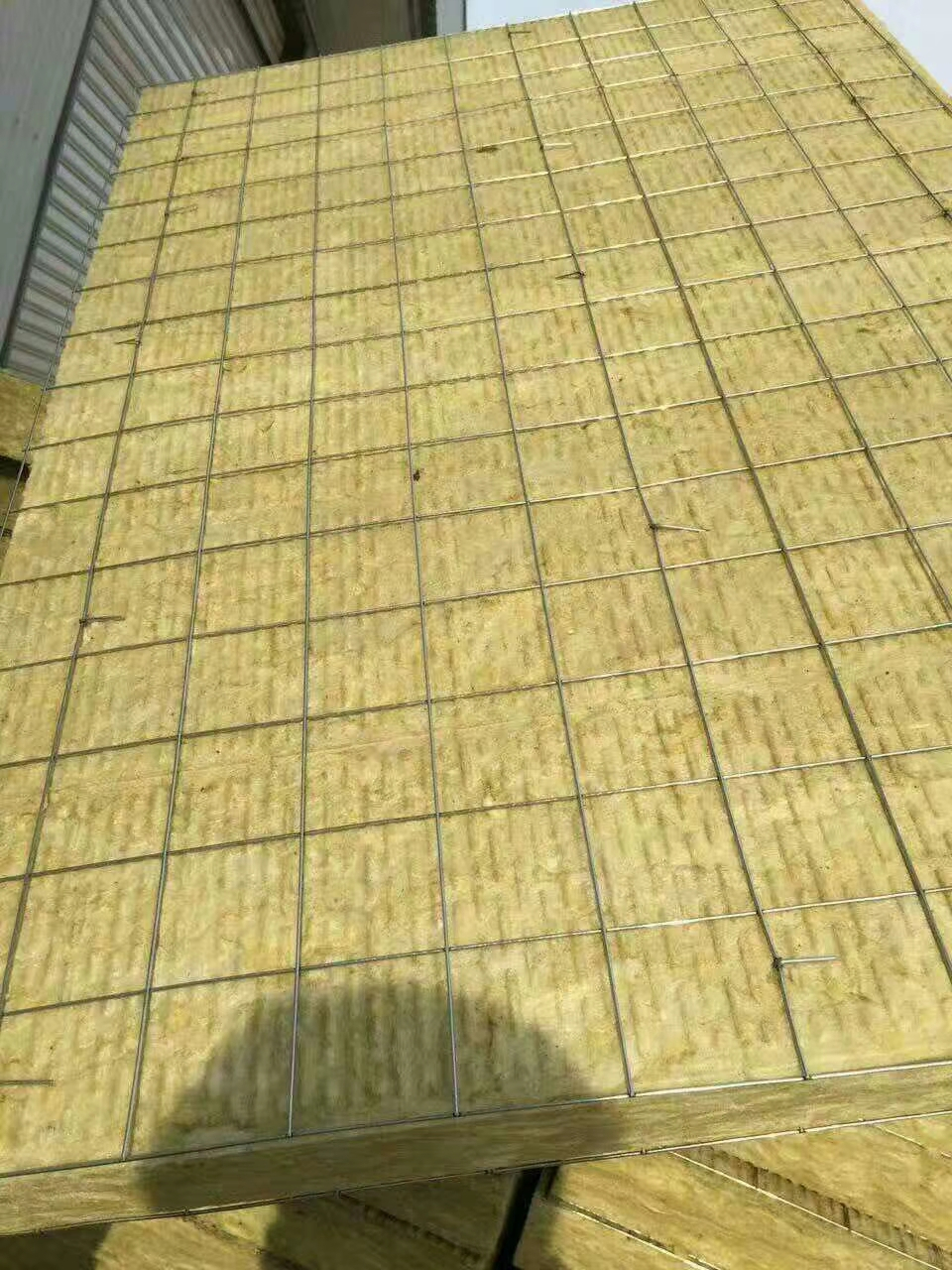 鋼網復合巖棉板